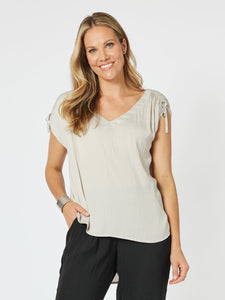 HAMMOCK & VINE | TRAVELLER LUXE V NECK TOP | CHAMPAGNE - 46145