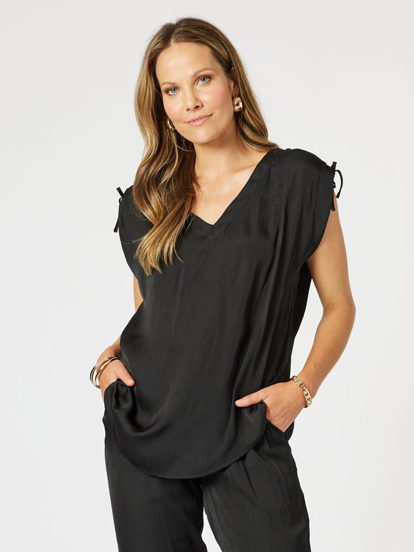 HAMMOCK & VINE | TRAVELLER LUXE V NECK TOP | BLACK - 46145